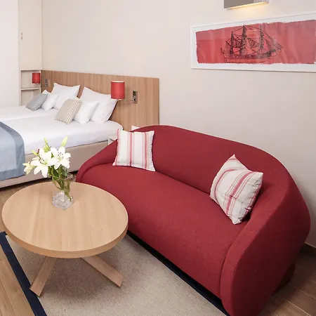 Isabella Island & Hotel