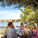 Isabella Island & Villas, Valamar Collection Hotell