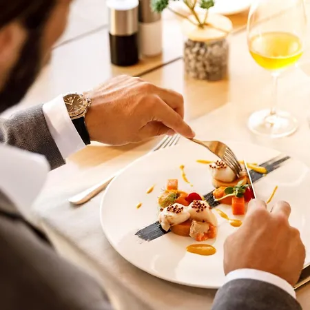 Isabella Island & פורץ