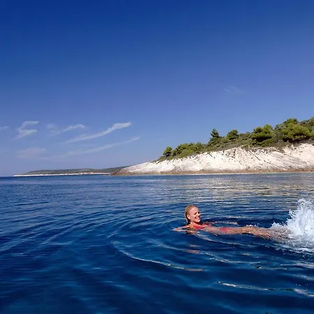 מלון Isabella Island &