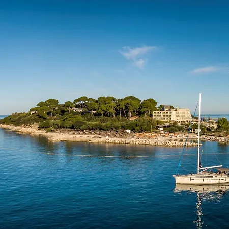 Isabella Island & Villas, Valamar Collection 4* פורץ